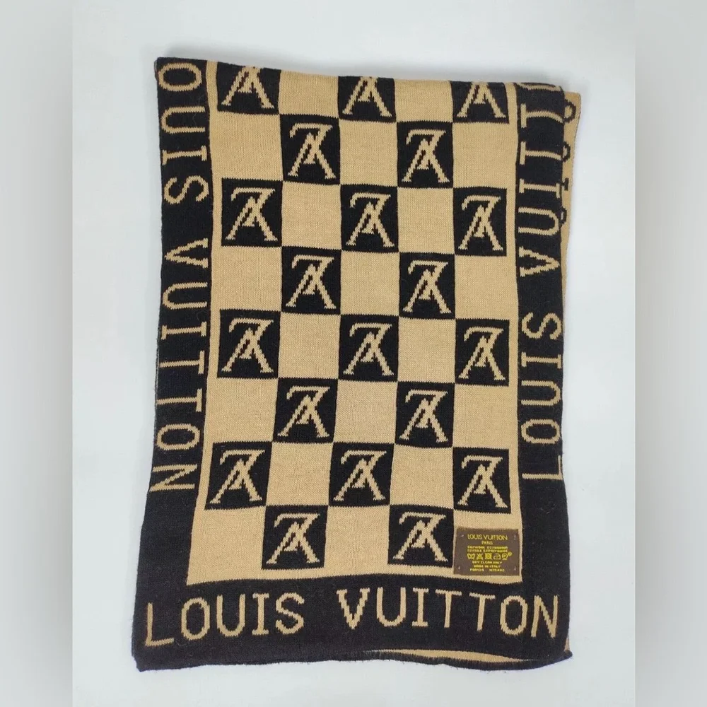 Louis Vuitton soft wool scarf - Picture 5 of 7